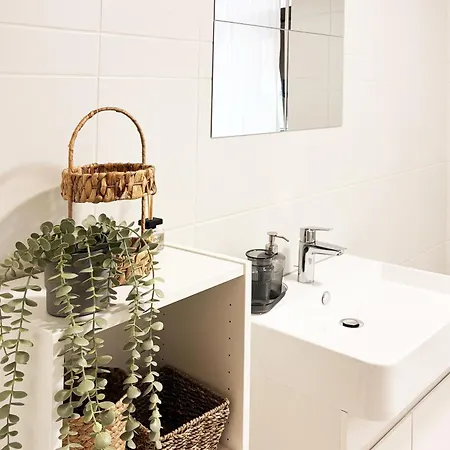 Zentrales Modernes 1-zimmer-apartment In Nahe Hockenheimring Mit Wlan, Arbeitsplatz & Kitchenette Apartamento *
