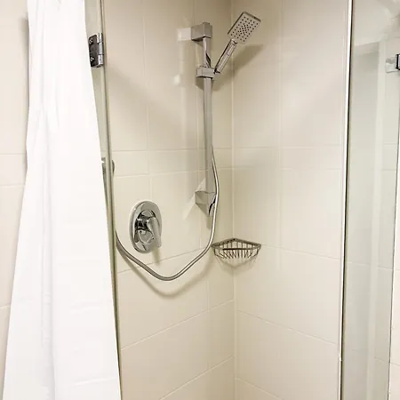 Zentrales Modernes 1-zimmer-apartment In Nahe Hockenheimring Mit Wlan, Arbeitsplatz & Kitchenette * Hockenheim