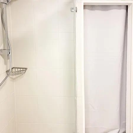 Zentrales Modernes 1-zimmer-apartment In Nahe Hockenheimring Mit Wlan, Arbeitsplatz & Kitchenette *