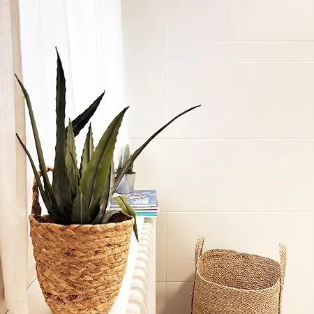 Zentrales Modernes 1-zimmer-apartment In Nahe Hockenheimring Mit Wlan, Arbeitsplatz & Kitchenette *