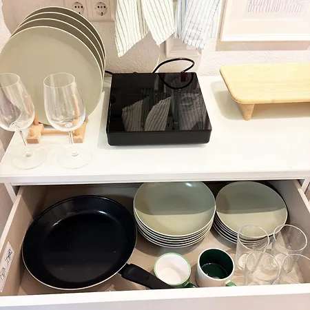 Zentrales Modernes 1-zimmer-apartment In Nahe Hockenheimring Mit Wlan, Arbeitsplatz & Kitchenette Apartamento Hockenheim