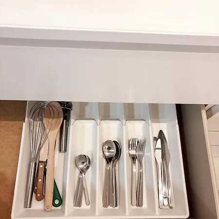Zentrales Modernes 1-zimmer-apartment In Nahe Hockenheimring Mit Wlan, Arbeitsplatz & Kitchenette